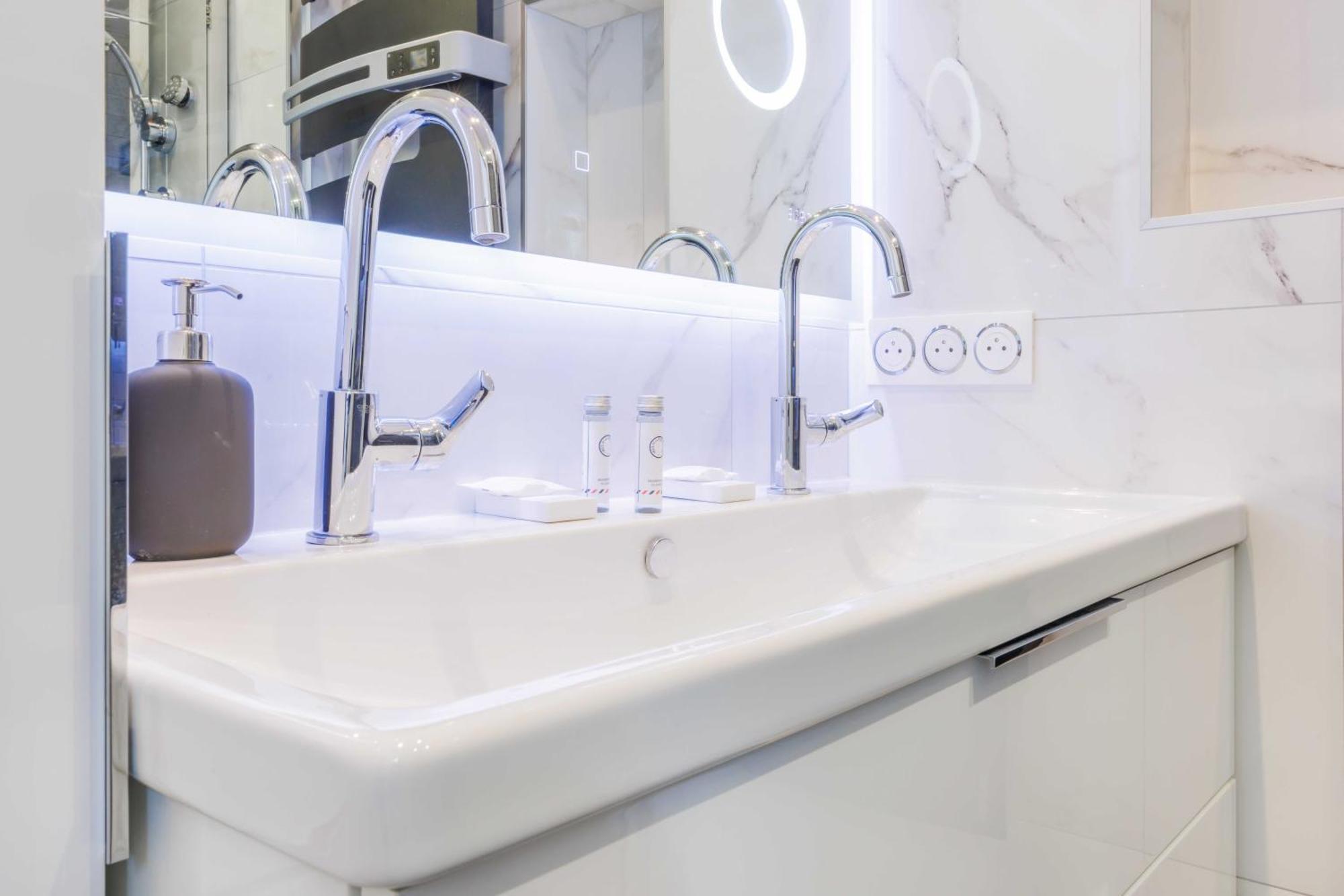 Charmant Appartement 2Br-6P - Gare De L'Est Parigi Esterno foto